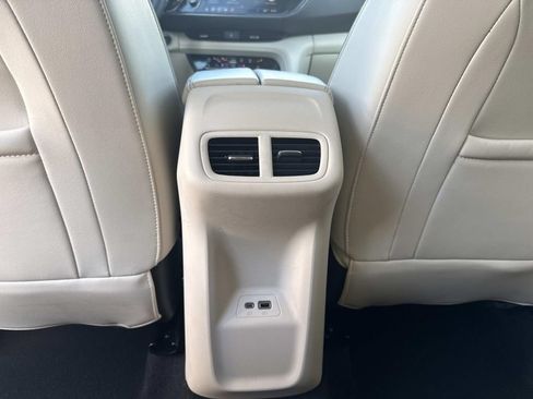 Used 2021 Buick Envision Essence FWD image 16