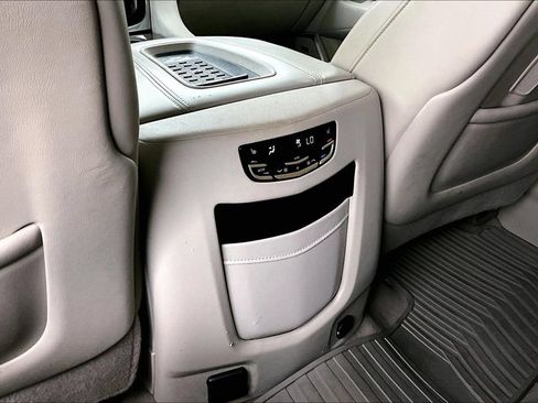 Used 2017 Cadillac Escalade Luxury AWD/4WD image 31