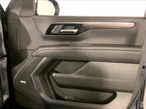 Used 2025 Chevrolet Tahoe Premier AWD/4WD image 26