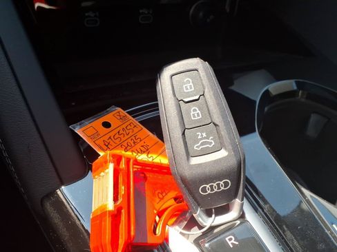 Used 2025 Audi Q5 Premium Plus w/ Premium Plus AWD/4WD image 30