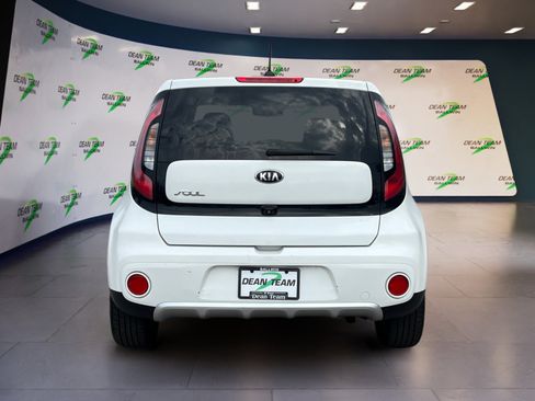 Used 2018 Kia Soul + image 7