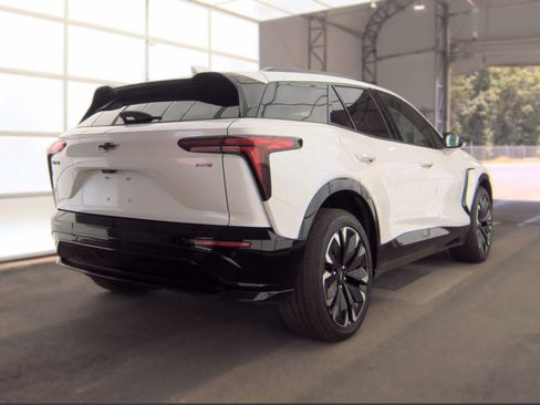 Used 2024 Chevrolet Blazer EV RS RWD image 3