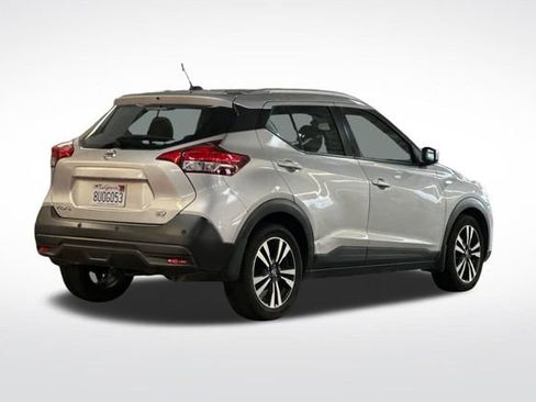 Used 2020 Nissan Kicks SV image 5