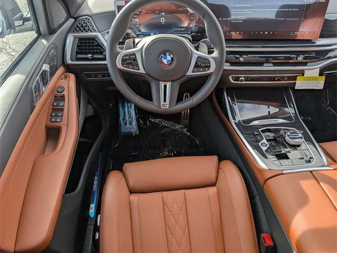New 2026 BMW X7 M60i image 23