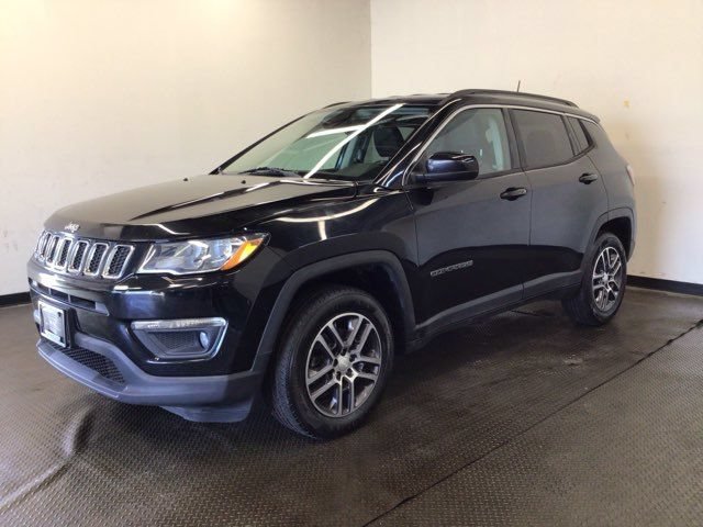 Used 2017 Jeep Compass Latitude w/ Popular Equipment Group AWD/4WD image 3