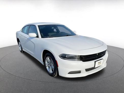 Used 2022 Dodge Charger SXT image 3