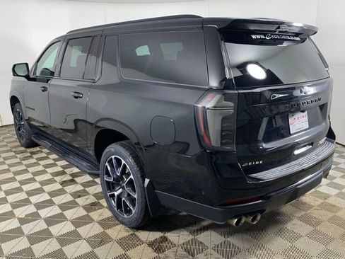 Used 2025 Chevrolet Suburban RST w/ Comfort Package image 7