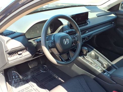 Certified 2025 Honda Accord SE image 5