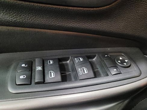 Used 2020 Jeep Cherokee Latitude Plus AWD/4WD image 27