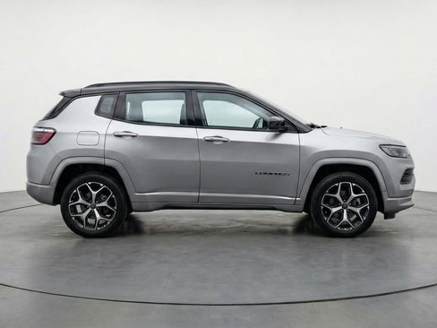 Used 2025 Jeep Compass Limited AWD/4WD image 11