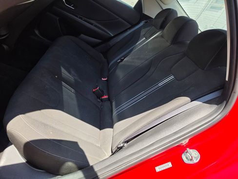 Used 2022 Hyundai Elantra SEL image 7