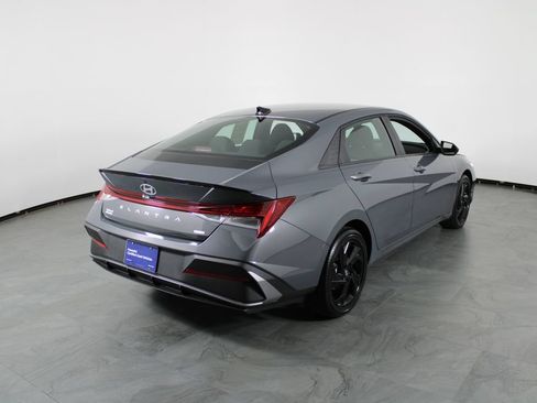 Used 2026 Hyundai Elantra SEL FWD image 4