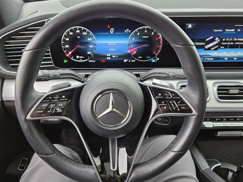 Used 2025 Mercedes-Benz GLS 450 4MATIC image 24