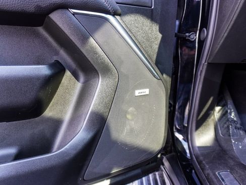 Used 2024 GMC Yukon XL Denali RWD image 17