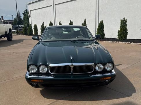 Used 1998 Jaguar XJ8 RWD image 2