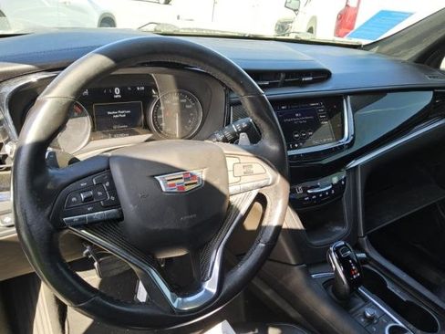 Used 2022 Cadillac XT6 Sport w/ Technology Package AWD/4WD image 6