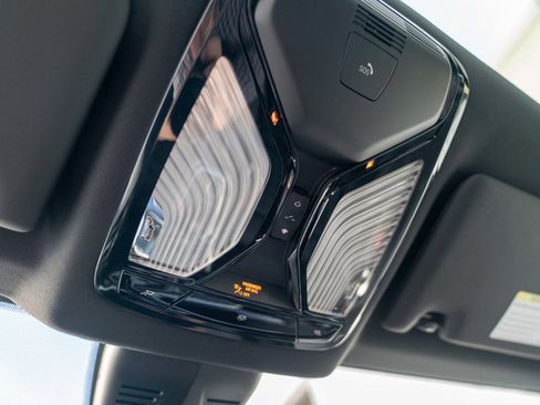 Used 2024 BMW M2 w/ Lighting Package image 39