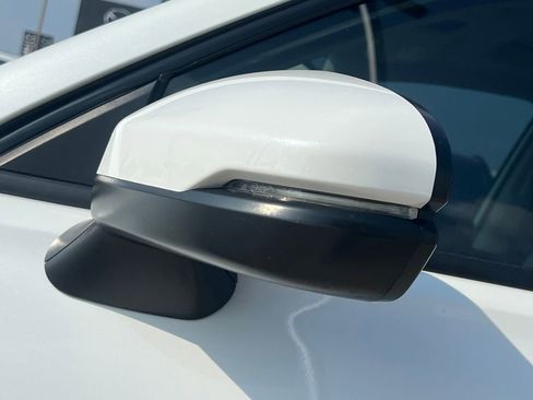 Used 2023 Honda HR-V EX-L image 11