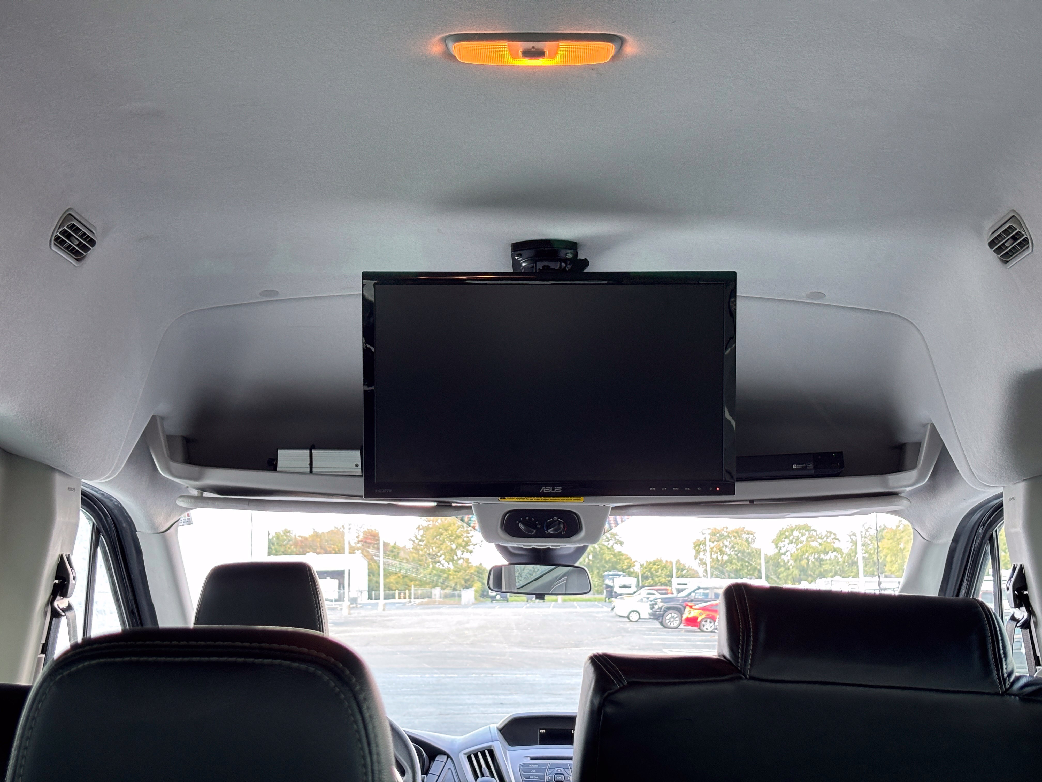 Used 2018 Ford Transit 350 XLT RWD image 4