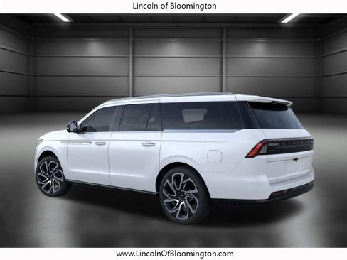 New 2026 Lincoln Navigator L Reserve AWD/4WD image 5