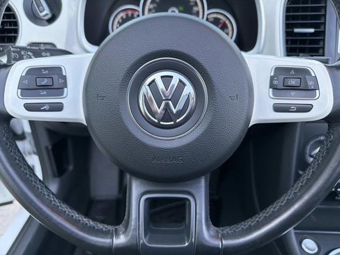 Used 2014 Volkswagen Beetle 2.5 FWD image 21