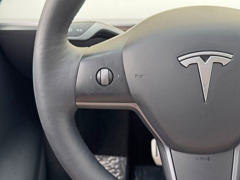 Used 2022 Tesla Model Y Performance AWD/4WD image 19