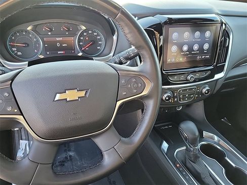 Used 2023 Chevrolet Traverse LT image 26