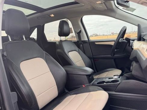 Used 2022 Ford Escape Titanium w/ Titanium Elite Package AWD/4WD image 25