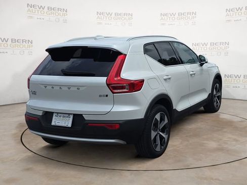 Used 2024 Volvo XC40 B5 Core w/ Protection Package Premier AWD/4WD image 5