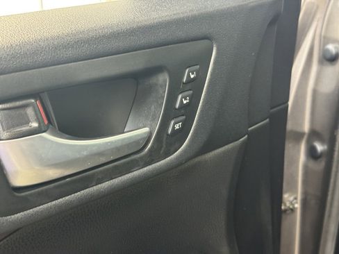 Used 2019 Toyota Highlander Limited Platinum image 9