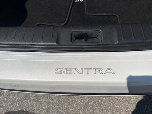 Used 2024 Nissan Sentra SR FWD image 20