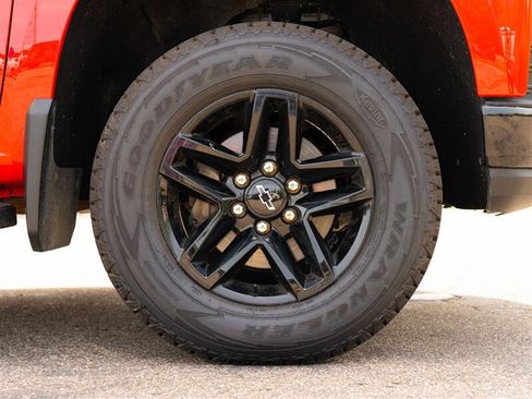 Used 2021 Chevrolet Silverado 1500 Custom Trail Boss AWD/4WD image 39