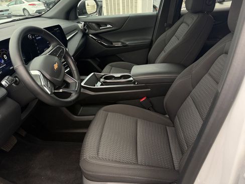 Used 2025 Chevrolet Equinox LT image 27