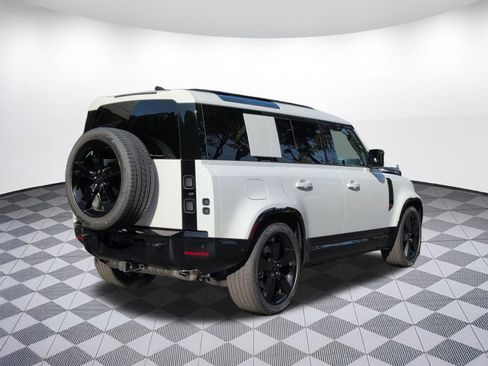 New 2026 Land Rover Defender 110 X-Dynamic SE AWD/4WD image 9