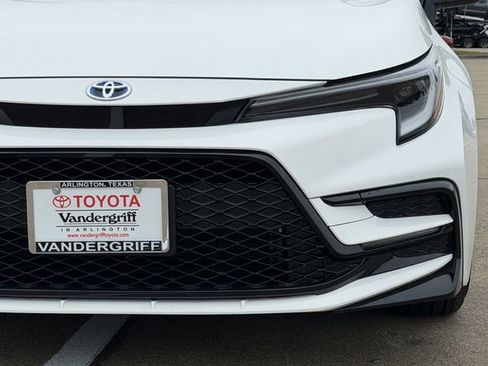 Used 2025 Toyota Corolla SE FWD image 9