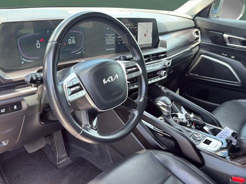 Used 2025 Kia Telluride S AWD/4WD image 13