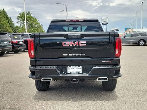 Used 2023 GMC Sierra 1500 AT4 w/ Technology Package AWD/4WD image 9