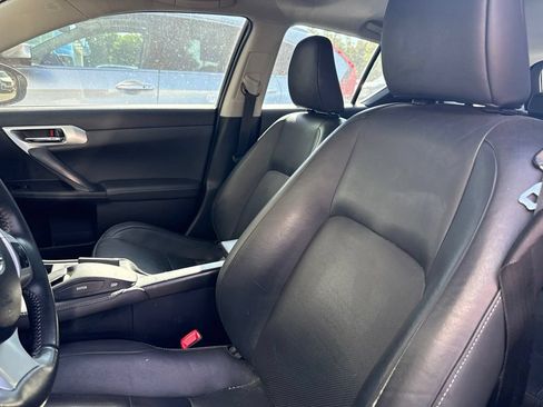Used 2012 Lexus CT 200h Premium w/ Leather Pkg FWD image 9