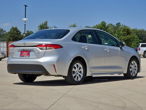 Certified 2025 Toyota Corolla LE FWD image 5