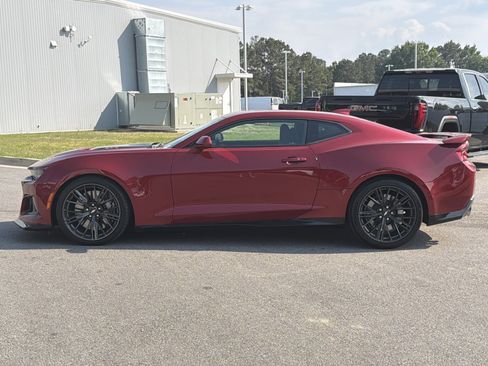 Used 2018 Chevrolet Camaro ZL1 RWD image 8
