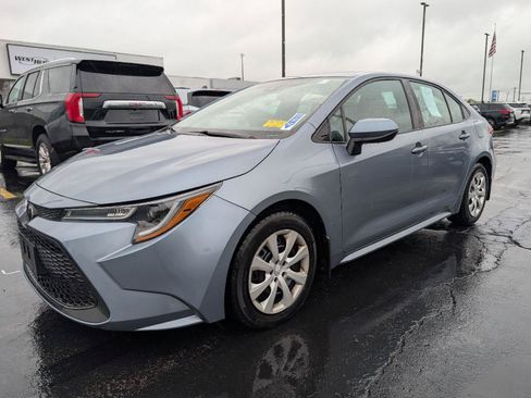 Used 2022 Toyota Corolla LE FWD image 4