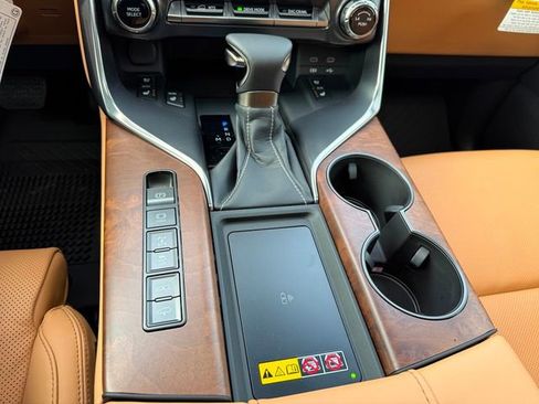 New 2026 Lexus LX 600 4WD w/ Luxury Package image 21