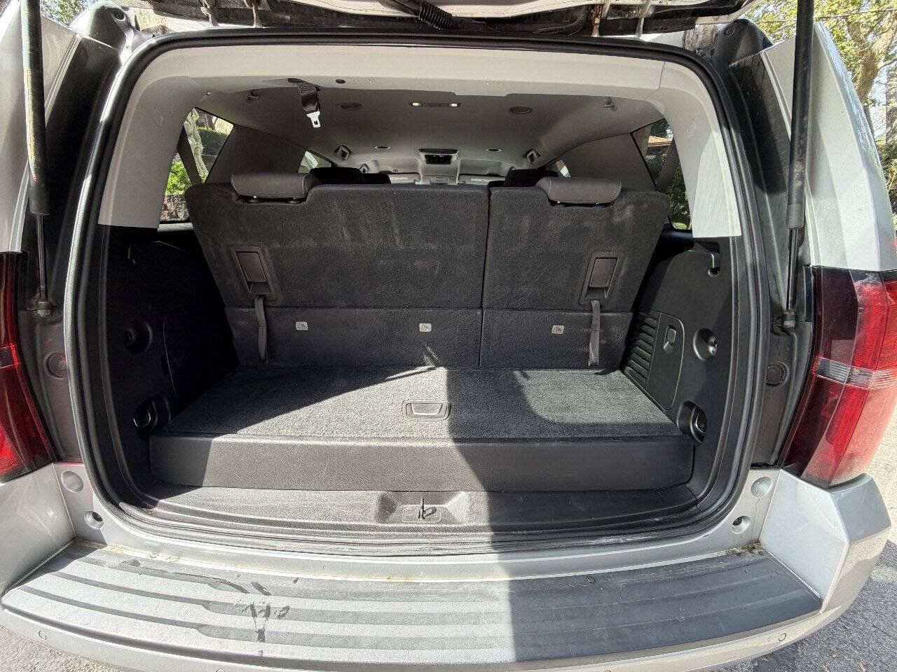 Used 2018 Chevrolet Tahoe LS w/ Skid Plate Package AWD/4WD image 8