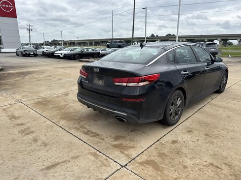 Used 2019 Kia Optima LX FWD image 16