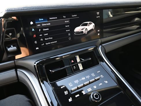 Used 2024 Porsche Panamera 4 image 22