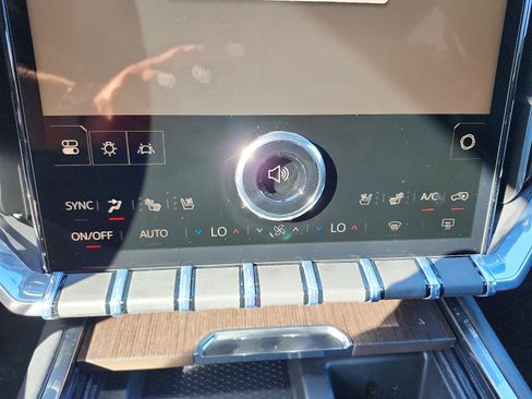 New 2026 GMC Acadia Denali w/ Super Cruise Package image 16