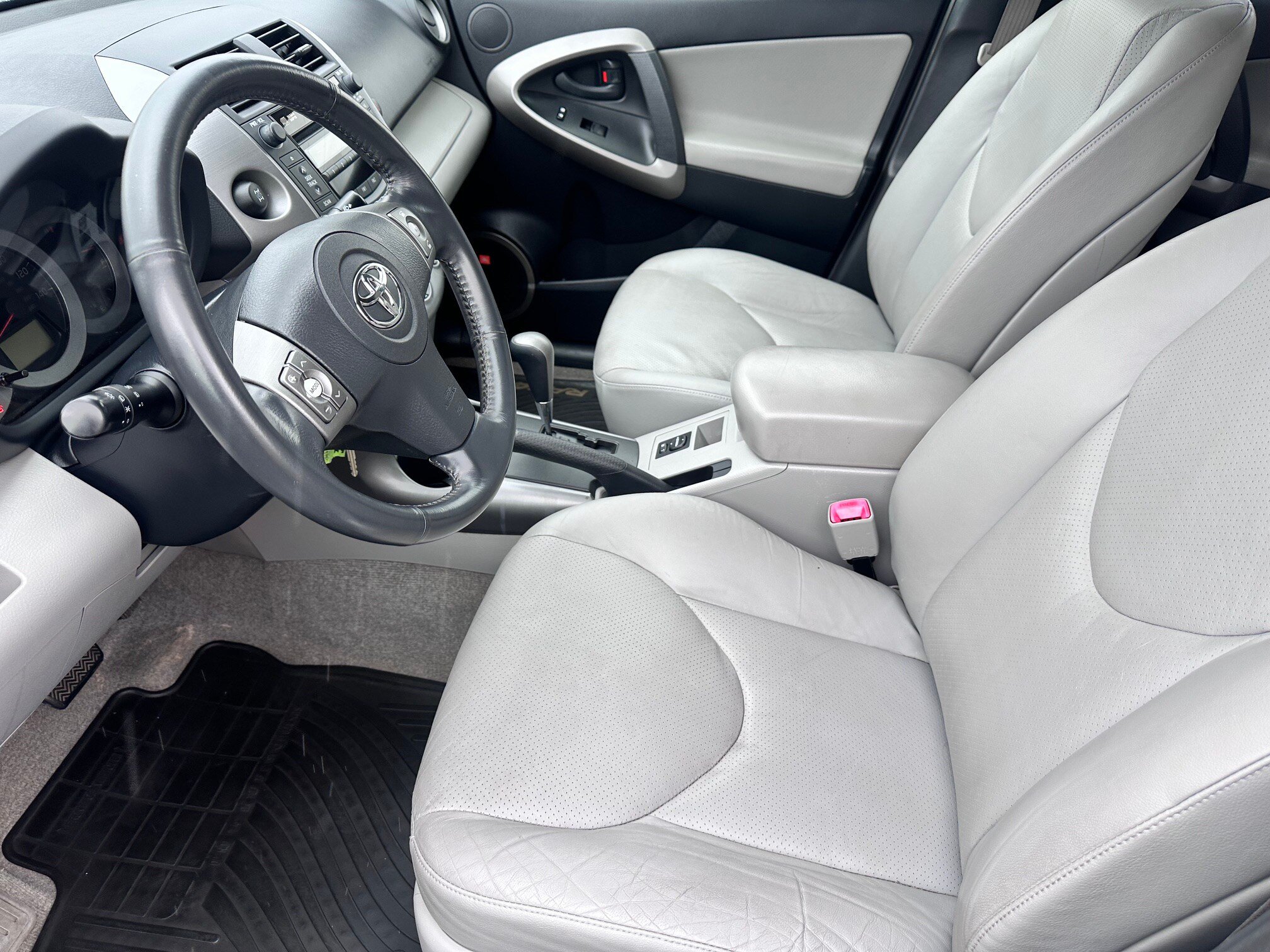 Used 2008 Toyota RAV4 Limited w/ Tow Prep Pkg AWD/4WD image 5