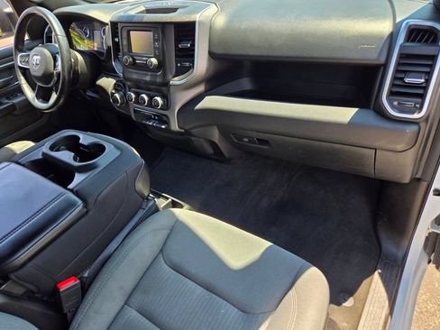 Used 2022 RAM 1500 Big Horn AWD/4WD image 16