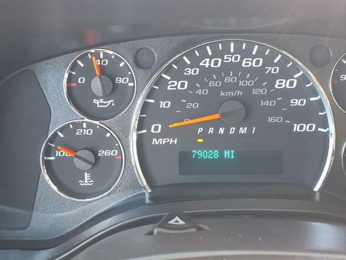Used 2014 GMC Savana 2500 Extended RWD image 7