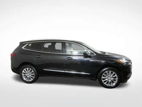 Used 2021 Buick Enclave Essence w/ Sound and Sites Package AWD/4WD image 2
